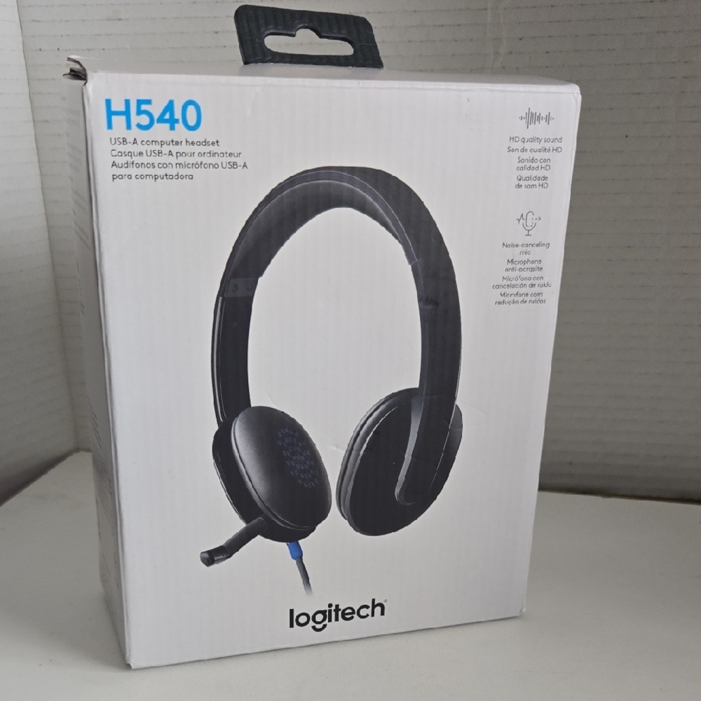 Logitech H540 USB-A Headset with Black and Blue Design